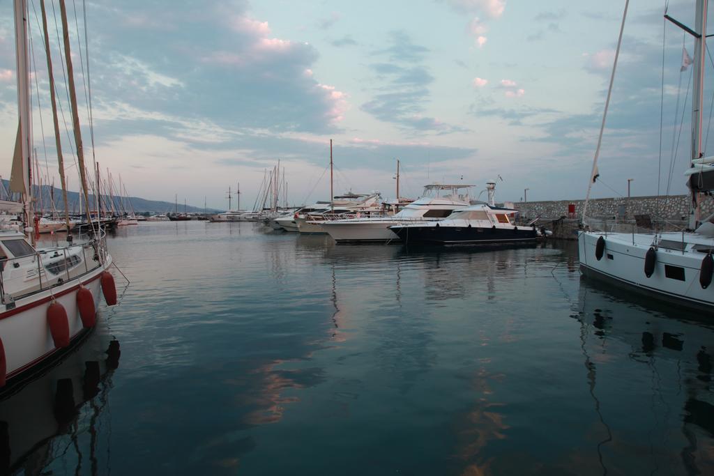 Unique Flat With Sea View At Edem Beach - A Seafront Property By Athenian Homes 외부 사진